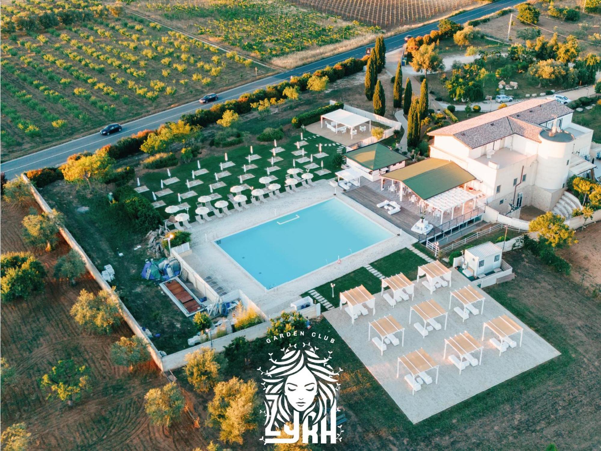 Bed and Breakfast Zyra Garden Club à Acquaviva delle Fonti Extérieur photo