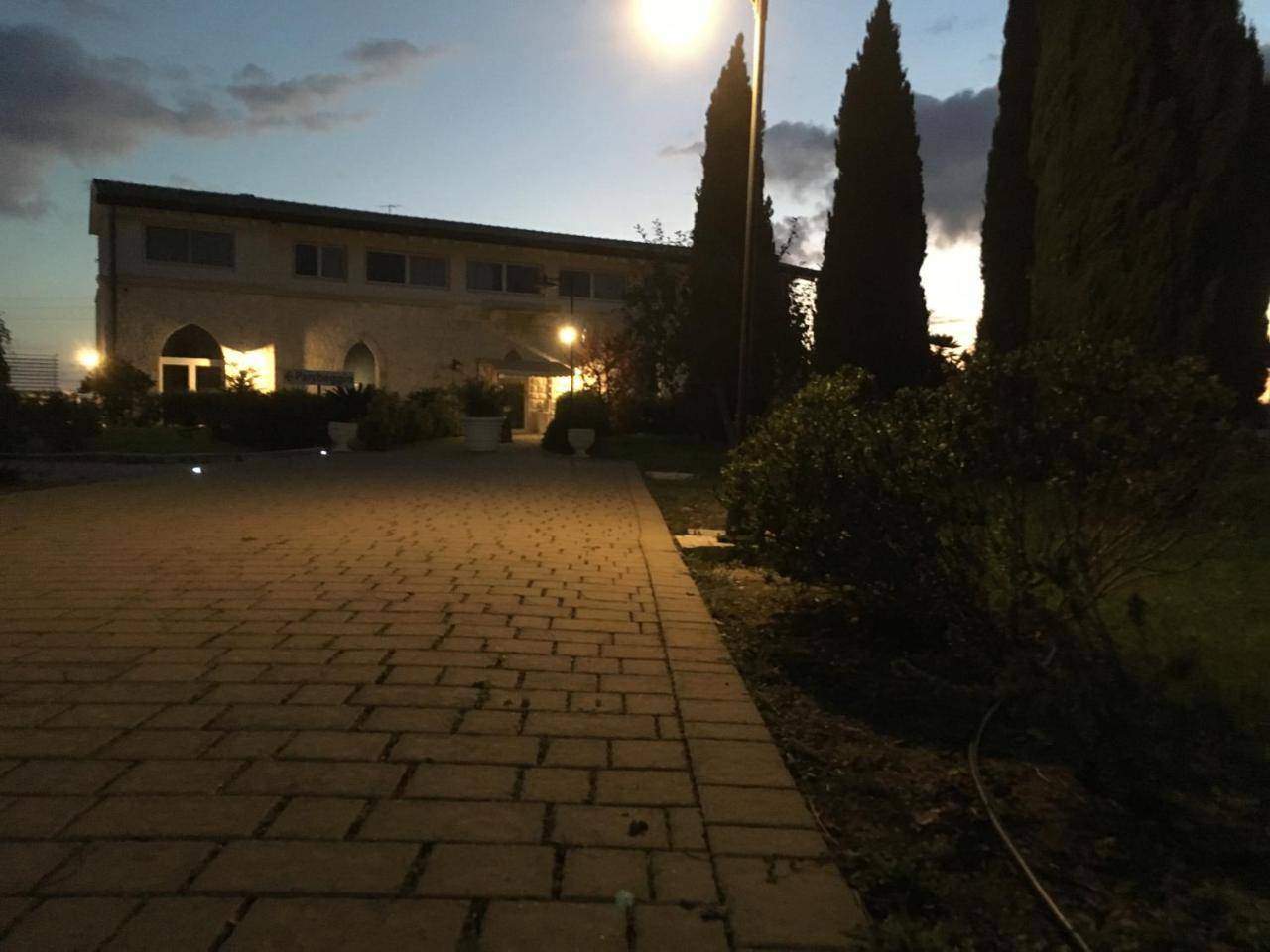 Bed and Breakfast Zyra Garden Club à Acquaviva delle Fonti Extérieur photo